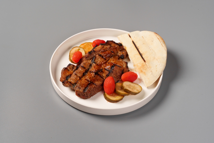 Фото Чалагач с питой и кукурузой