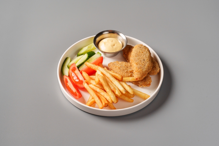 Фото Стрипсы куриные с картофелем фри